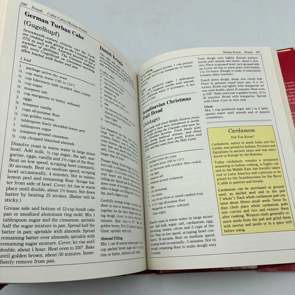 Betty Crocker International Cookbook 1980 Hardcover 1st‎ Edition 450+
